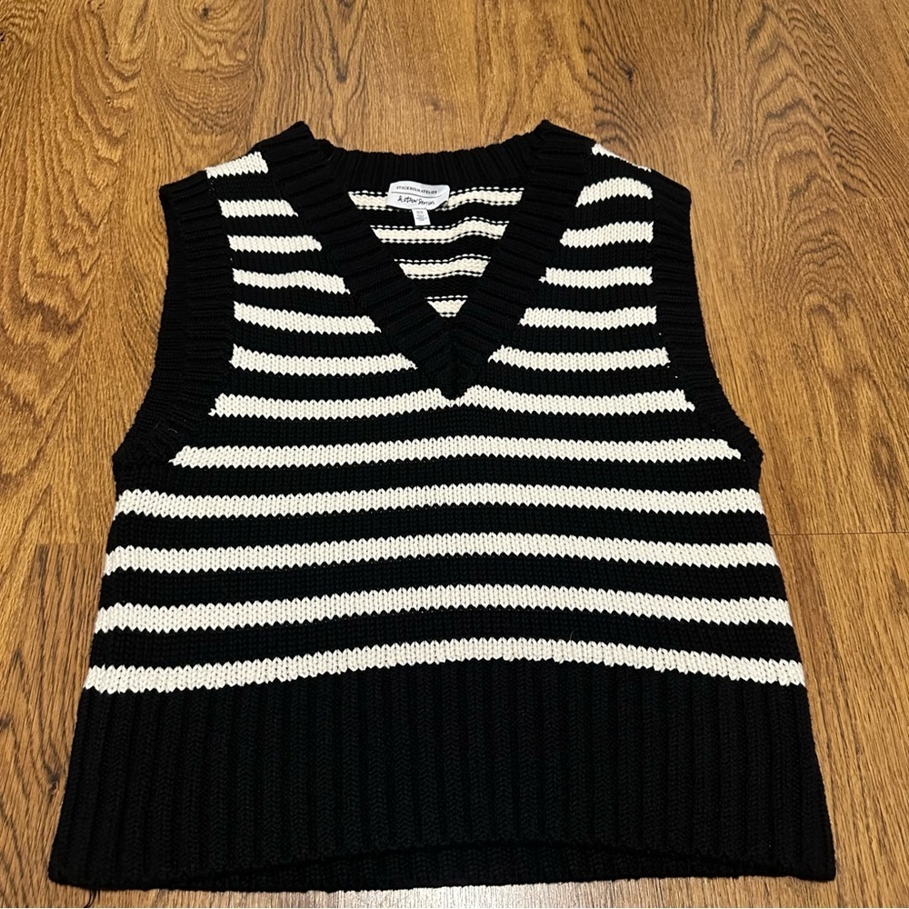 & Other Stories black white Striped Knit vest v neck size XS 100% cotton